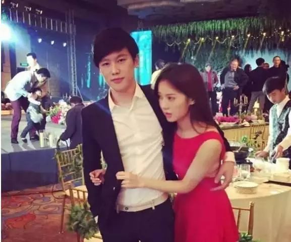 网红美美de夏夏怎么红的整容前照片,是富二代吗家庭背景爸爸是谁