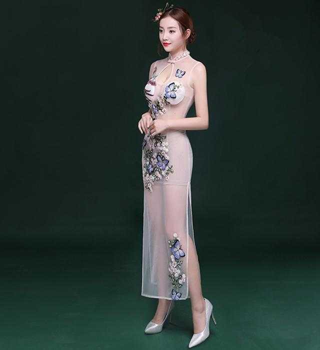 绣花透明长裙美女,牢牢锁住每个人的视线,让人无暇顾及其他