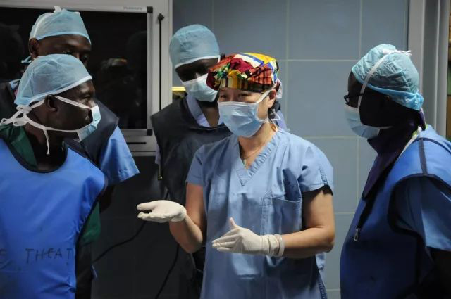 广东省人民医院南海医院院长荣获最美援外医