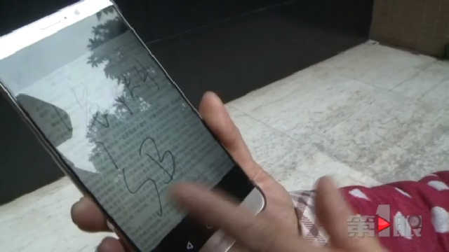 小区内惊现涂鸦不堪入目 皆因要换新物管？