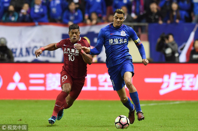 上港vs申花首发:换三将傅欢镇防线 埃神特维斯