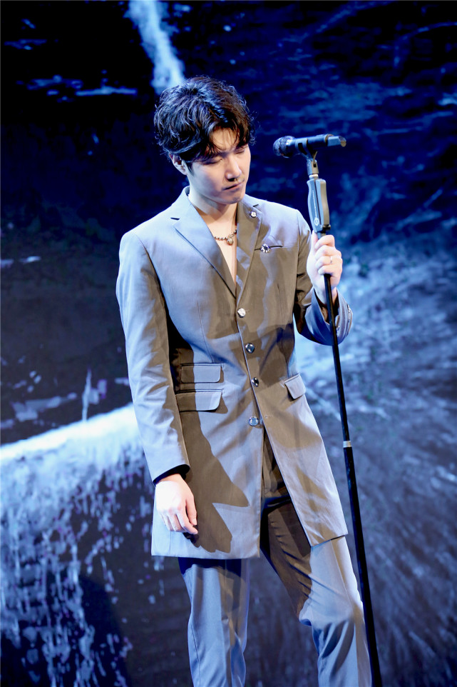 王晰新专辑打造低音盛宴 少城时代全明星阵容