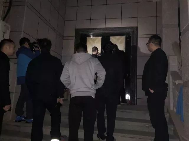 湖州一老赖涉民间借贷纠纷 在被窝里被带走