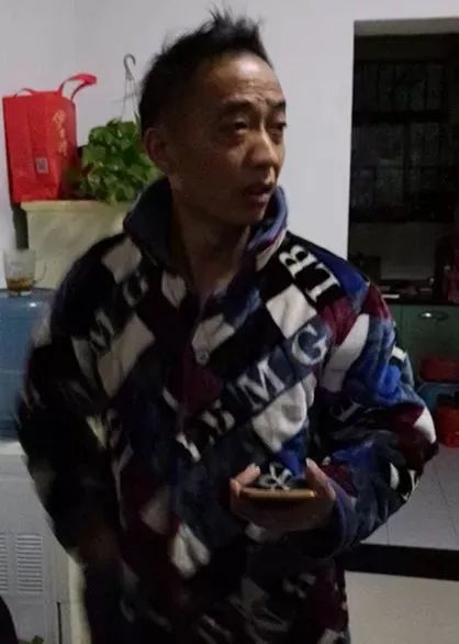 湖州一老赖涉民间借贷纠纷 在被窝里被带走