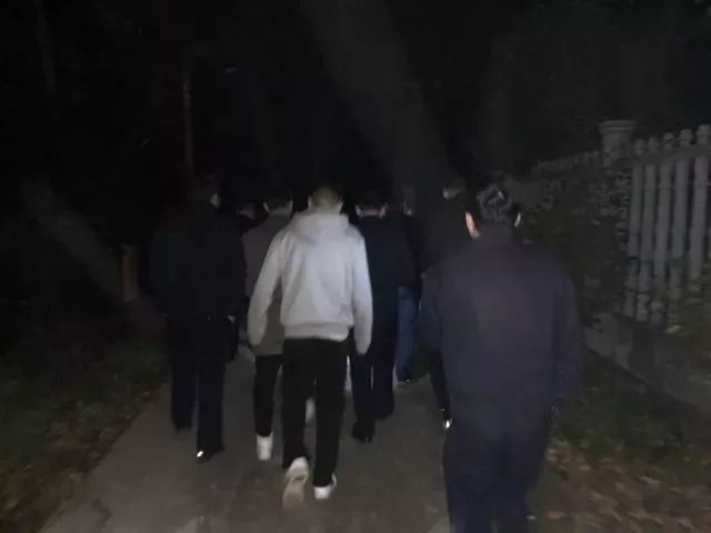 湖州一老赖涉民间借贷纠纷 在被窝里被带走