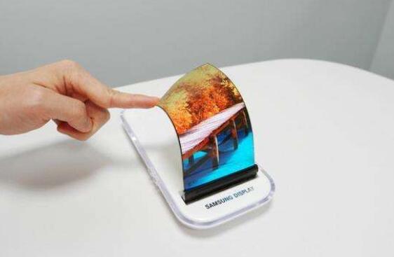 明年三成手机使用OLED屏 液晶屏挣扎延长寿命