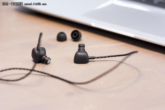 高端彰显精英气质 魔法师音乐耳机评测