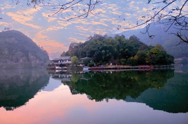 640