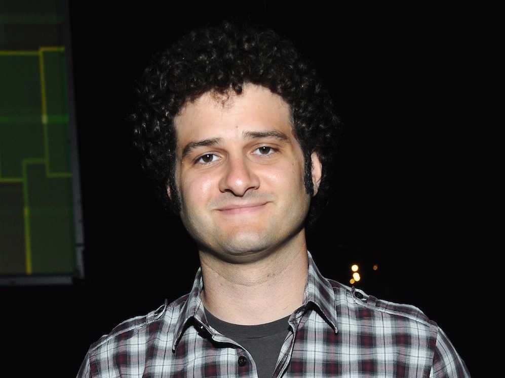 3、达斯汀・莫斯科维茨（Dustin Moskowitz）：每周远离会议一天。阿莎娜（Asana）首席执行官达斯汀・莫斯科维茨（Dustin Moskowitz）试图保持一周至少一天的完全自由和开放。 Asana从Facebook中借用了一个“星期三没有会议”的举措。这样可以避免在一周中的至少一天发生不好或浪费时间的会议，并确保公司每个人每周至少有一个完整的工作日，专注于低头做项目。根据不同的职位，可能无法空出一整天，但至少可以每周保留几个小时来保持不间断的状态。_article_url', 'Content':'', 'Attributes':[], 'Children':[