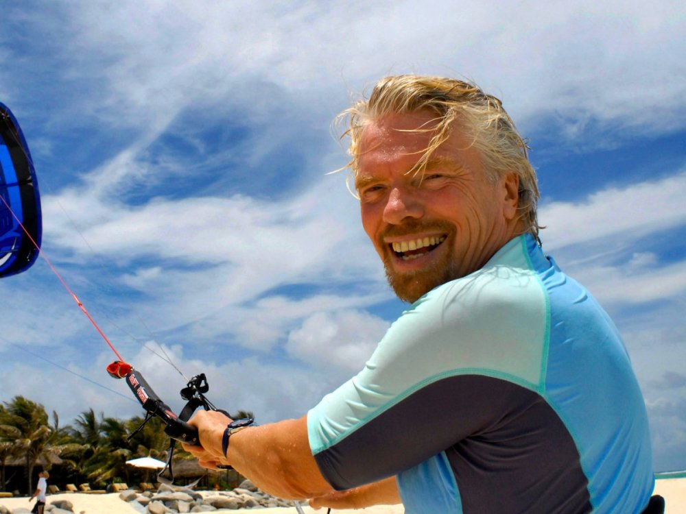 4、理查德・布兰森（Richard Branson）：列清单。列清单在高效率技巧中并非不常见，但理查德・布兰森展示了它们如何用于任何事情。布兰森以随身携带笔记本而闻名，并且喜欢将手写清单转换为数字或心理数据。这有助于他将日常任务，长期项目目标等所有内容转化为可消化的清单并逐项清理。这些列表帮助布兰森把所有的东西都写下来，所以没有任何东西会被遗忘，都能被很好地组织起来，任务也更容易完成。你自己并不需要随身携带笔记本电脑，但是你会发现，尽可能地保存所有的信息是有好处的，这样的话，你永远都不要让一个好主意从漏洞中溜走。_article_url', 'Content':'', 'Attributes':[], 'Children':[