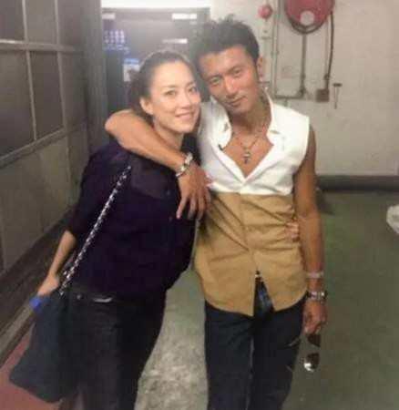 李亚鹏找到新女友，王菲谢霆锋却被经纪人盖章，绝不可能结婚！ - 8