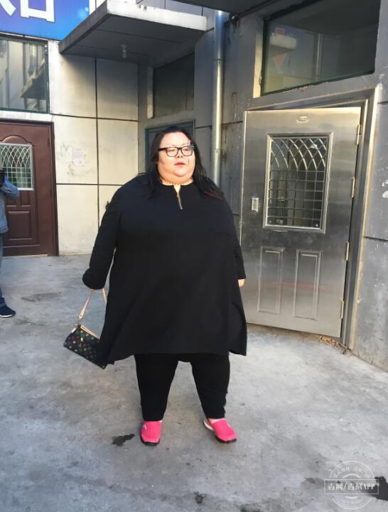 “中国第一胖女孩”瘦了_从488斤减到190斤