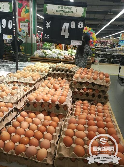 天气转凉产量减少  西安鸡蛋价格逼近10元/公斤