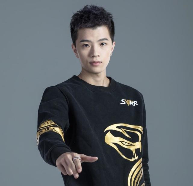 sViper阿灿回应转会传闻:我还不知道我转会了