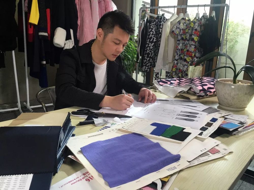 改造工作完成后,top姐都忍不住感叹服装设计的巧妙性