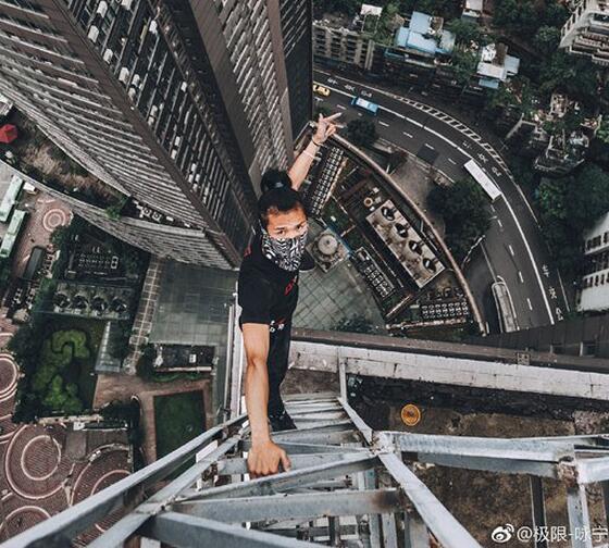 长沙警方通报:极限咏宁坠至楼顶平台 一夜后才