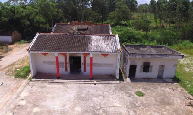 石城镇那良村委会座落于廉江市东面,距离廉城约5公里,全村委会面积约