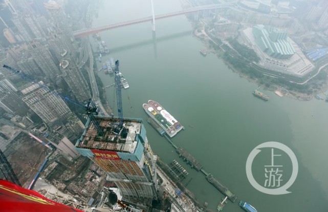 356米！重庆在建第一高楼封顶