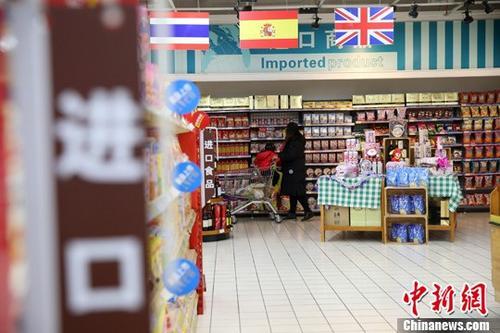 消费品进口关税大降 中国扭转“错位消费”