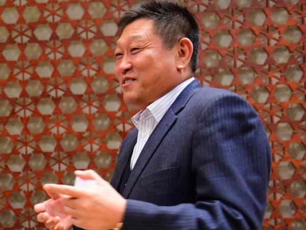 易事特董事长小老婆(2)
