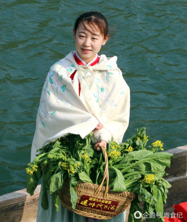 清遠(yuǎn)服裝怪異女子用菜心密挑戰(zhàn)維密