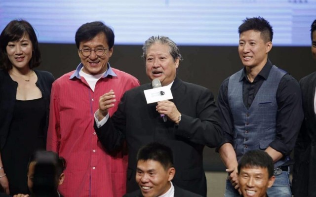 洪金宝和成龙谁才是大哥?两大武星座驾比拼,洪金宝:其实我没输