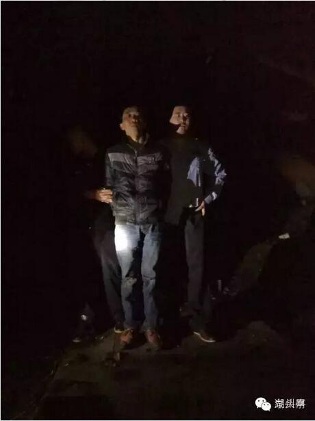 25岁女教师公园内遭割喉 浑身血淋淋