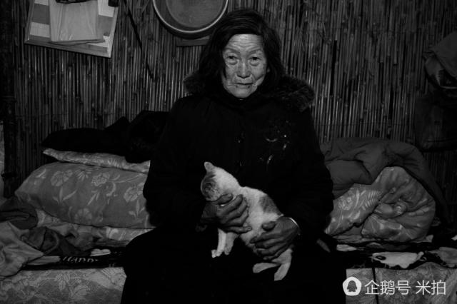 中国农村留守老人现状:即便一人在老家,也不愿