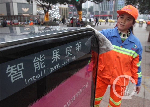 北滨路公厕像个“家” 空调电视冰箱微波炉全都有