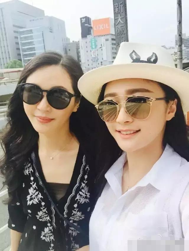 还记得《好声音》里那英力保的富二代吗？她现在整得完全认不出了 - 9
