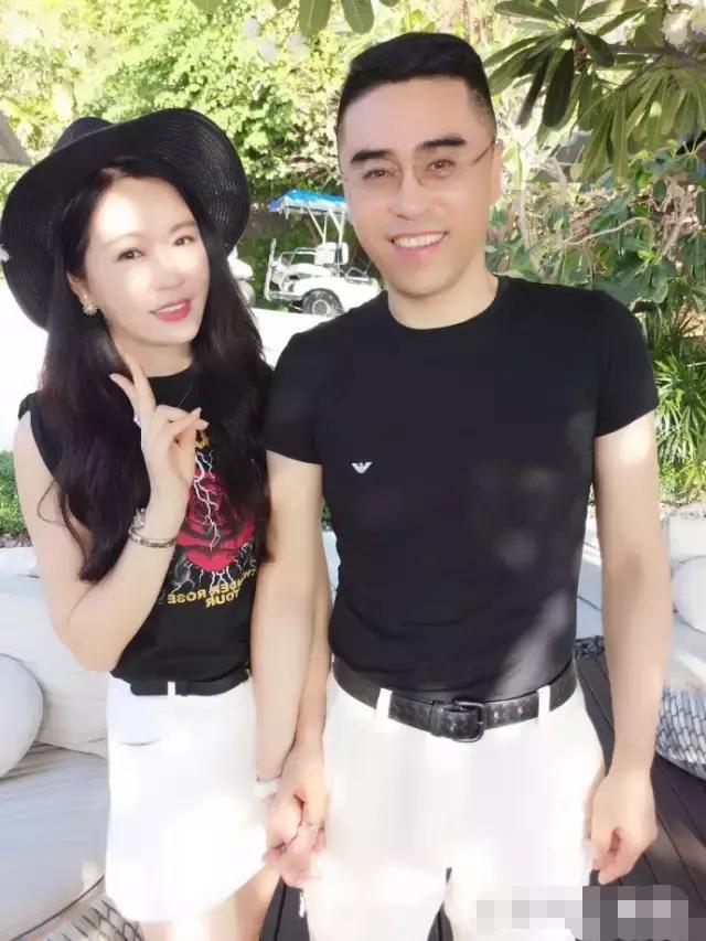 还记得《好声音》里那英力保的富二代吗？她现在整得完全认不出了 - 11