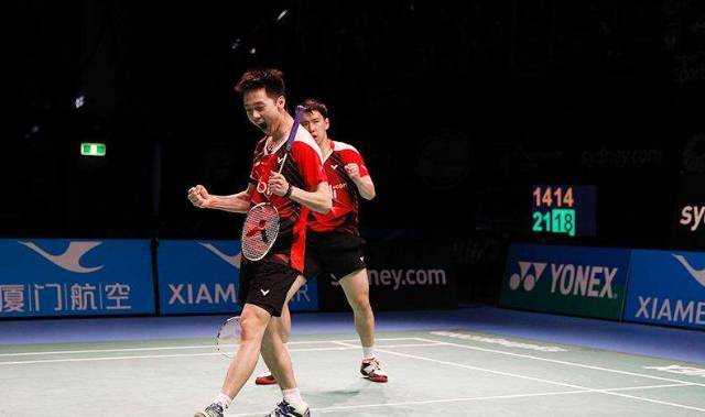 接发球要如饿虎扑食,虎视眈眈.