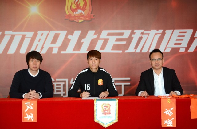 卓尔宣布续约球员明天 李铁:他是未来的中流砥