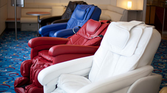 女子在廣州南站按摩椅坐了坐，5萬(wàn)元名表丟了