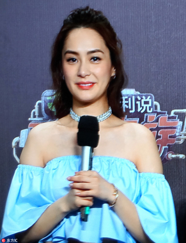 阿娇的脸怎么僵成这样了 颜值彻底崩了！跟阿Sa站一起都没法做表情 - 3