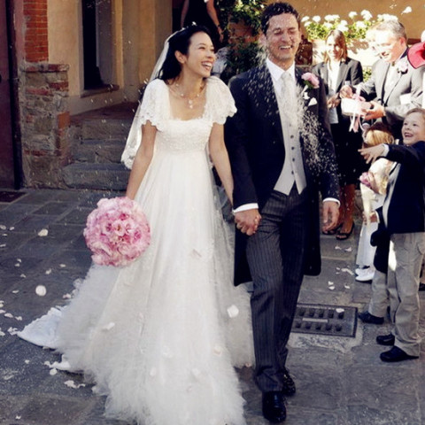 莫文蔚婚纱照_莫文蔚婚纱照片(2)