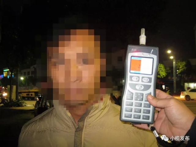 中山男子晚上接老板女兒放學(xué)被交警拘留