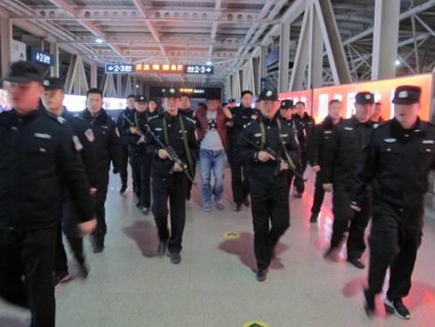 岳阳一命案逃犯潜逃17年被抓 落网前梦见老娘