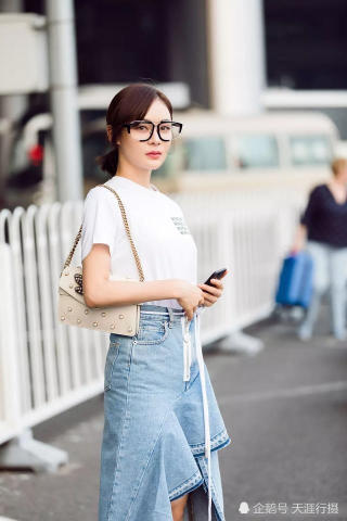 女星戴上眼镜长啥样?刘亦菲变学霸佟丽娅变淑
