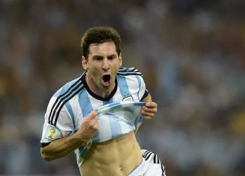 国家德比梅西添新庆祝动作 西媒:上帝驾临伯纳