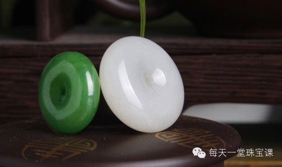 【老凤祥】人玉互养,读懂和田玉调性!