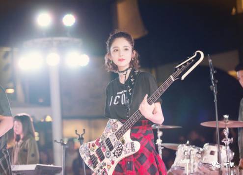 张翰娜扎分手了，还被爆料连定好的婚纱都退了？