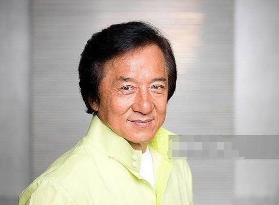 成龙只为这个女人哭过,表示能娶她愿折寿10年,为成龙终身未嫁