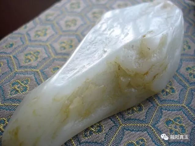 什么是和田玉山流水料