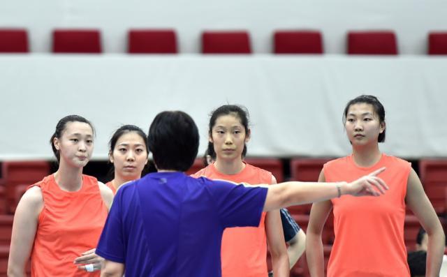 排球排行榜_终结美国14连胜后,中国女排世界排名反超巴西!