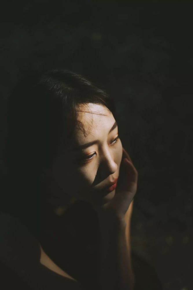情绪的释放:暗黑系人像摄影