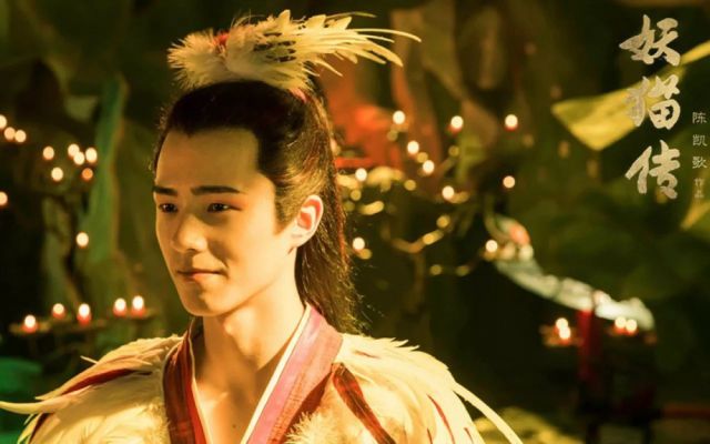 那个一眼难忘的白鹤少年