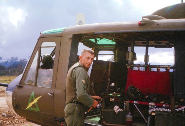 越战美军直升机营地旧照 没有了直升机支援这