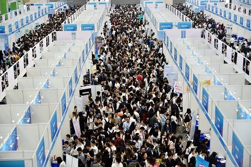 2018欧洲总人口_90年代欧洲总人口数比非洲多1亿左右,但2001年非洲的总人口...