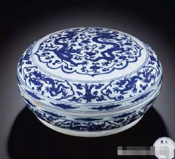 浅析史上非常稀有的——明代隆庆青花瓷器